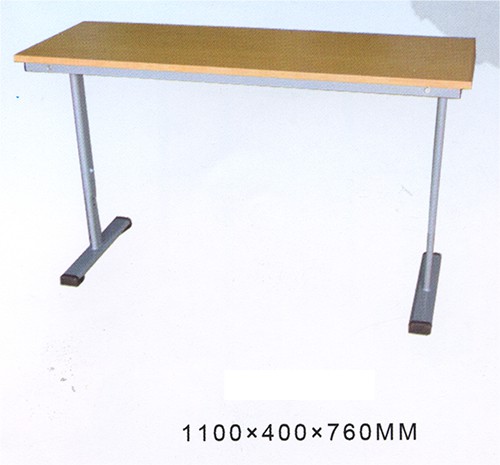Tische und Korpusmöbel 800000007228